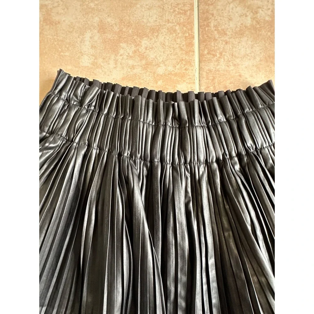 Zara Black faux‎ leather pleated skort skirt size S
